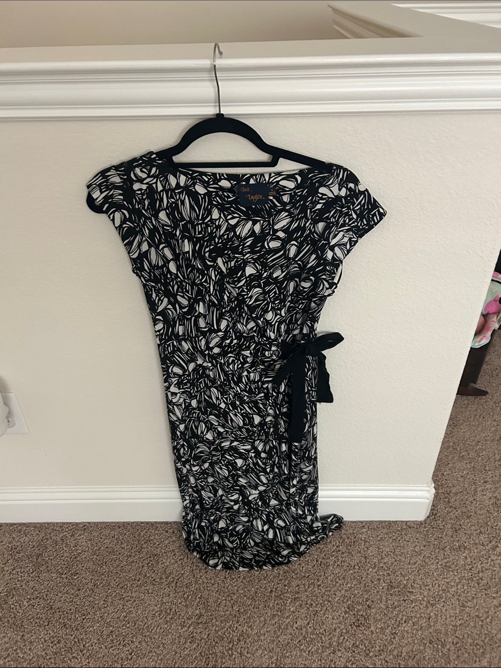 Just...Taylor Black & White Floral Tie-Waist Midi Dress